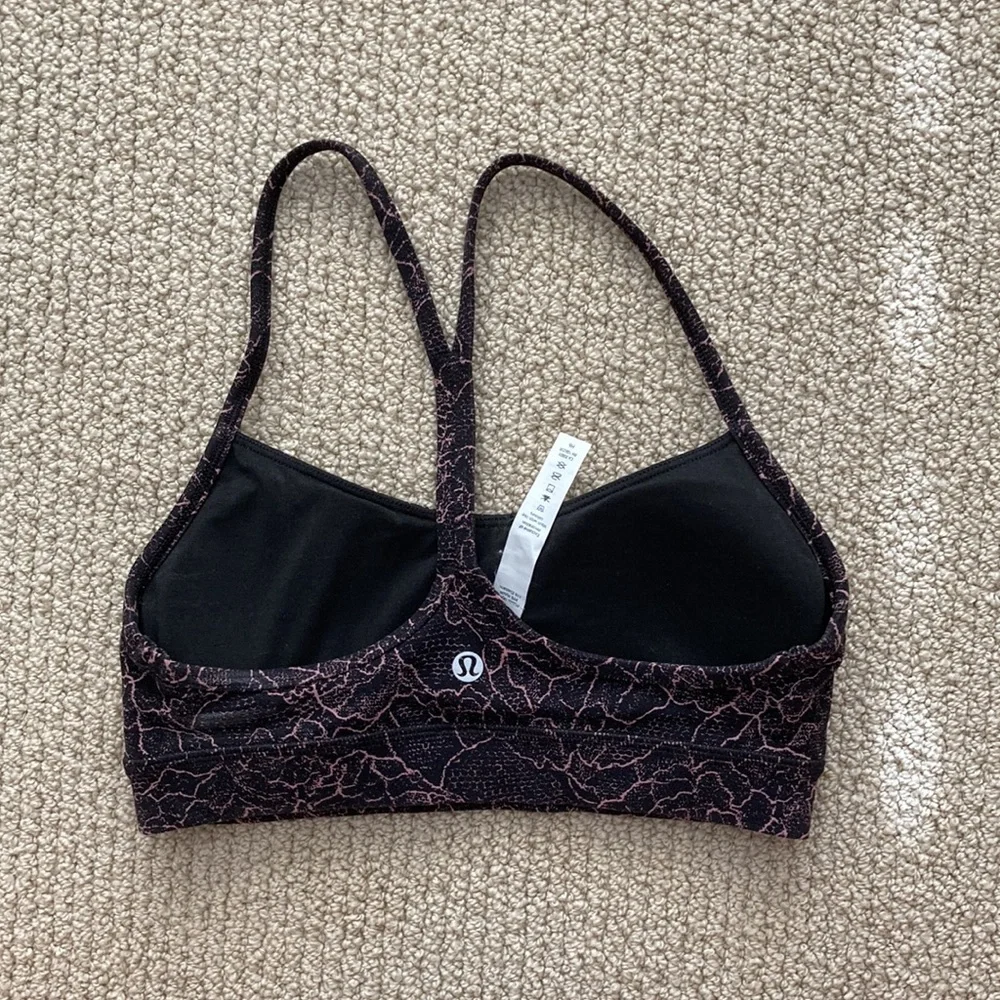 LULULEMON Flow Y Bra Nulu Spanish Rose Lacescape Pink Black Size 4 Soft Like New